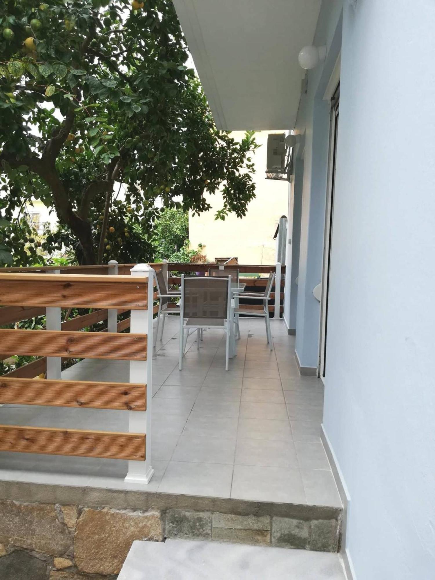 Delikos House